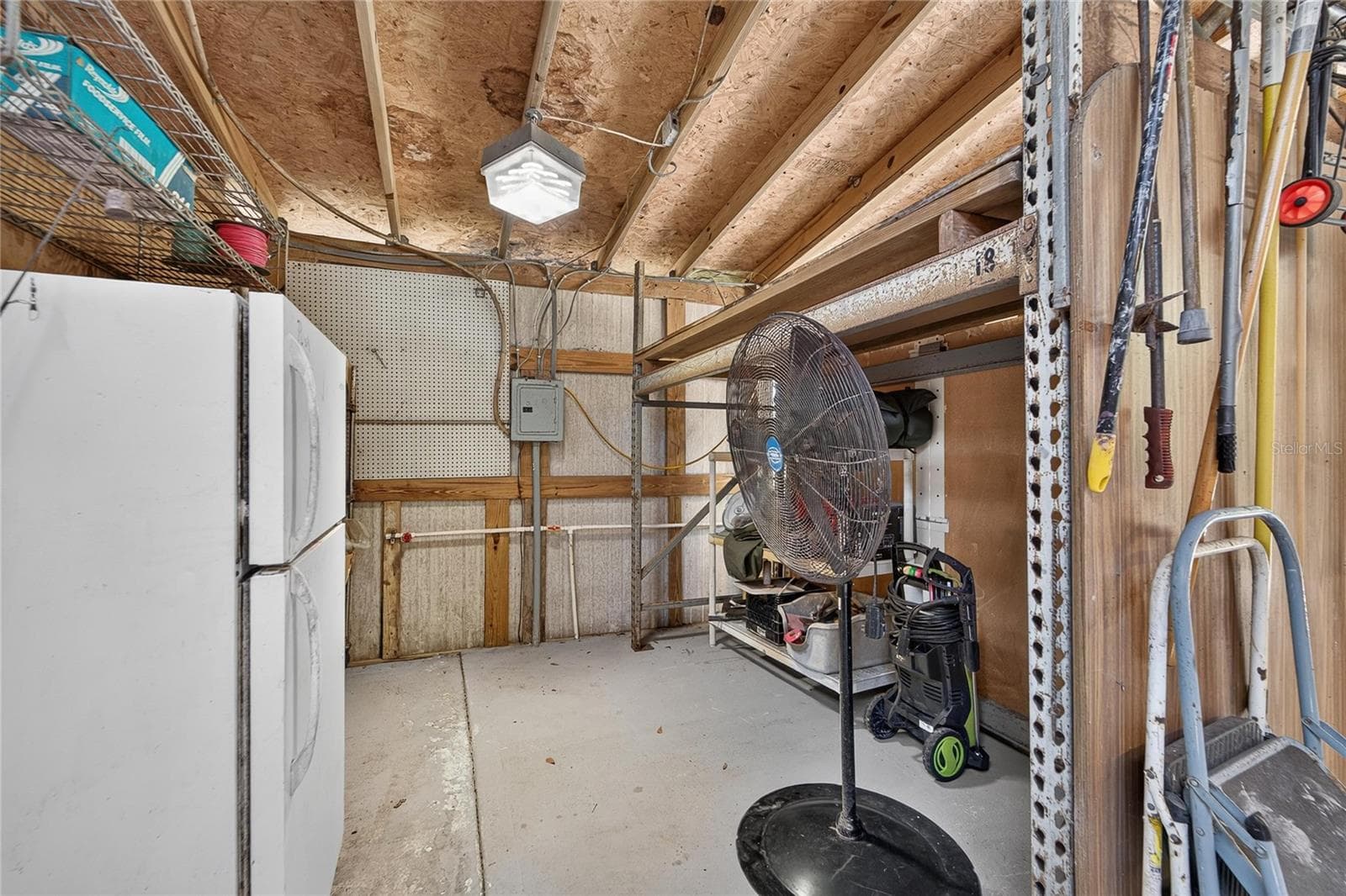Shop/Barn Refrigerator included - 28329 LINDENHURST DR, WESLEY CHAPEL
