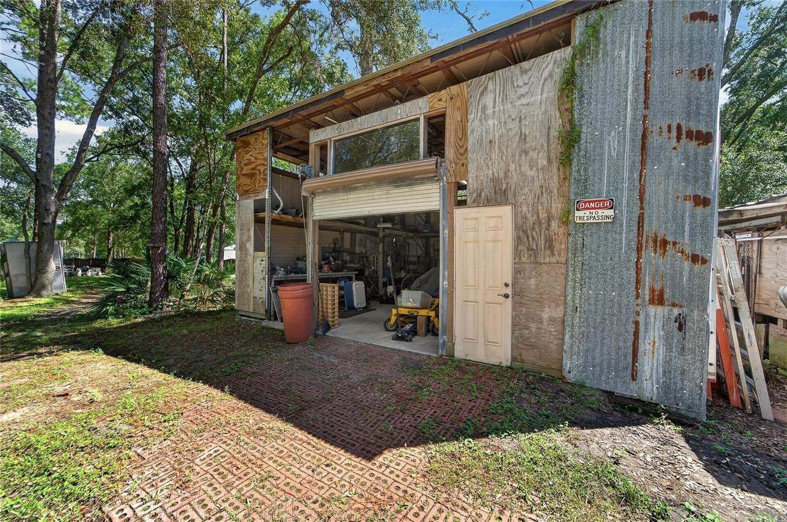 Rear shed/barn/shop - 28329 LINDENHURST DR, WESLEY CHAPEL