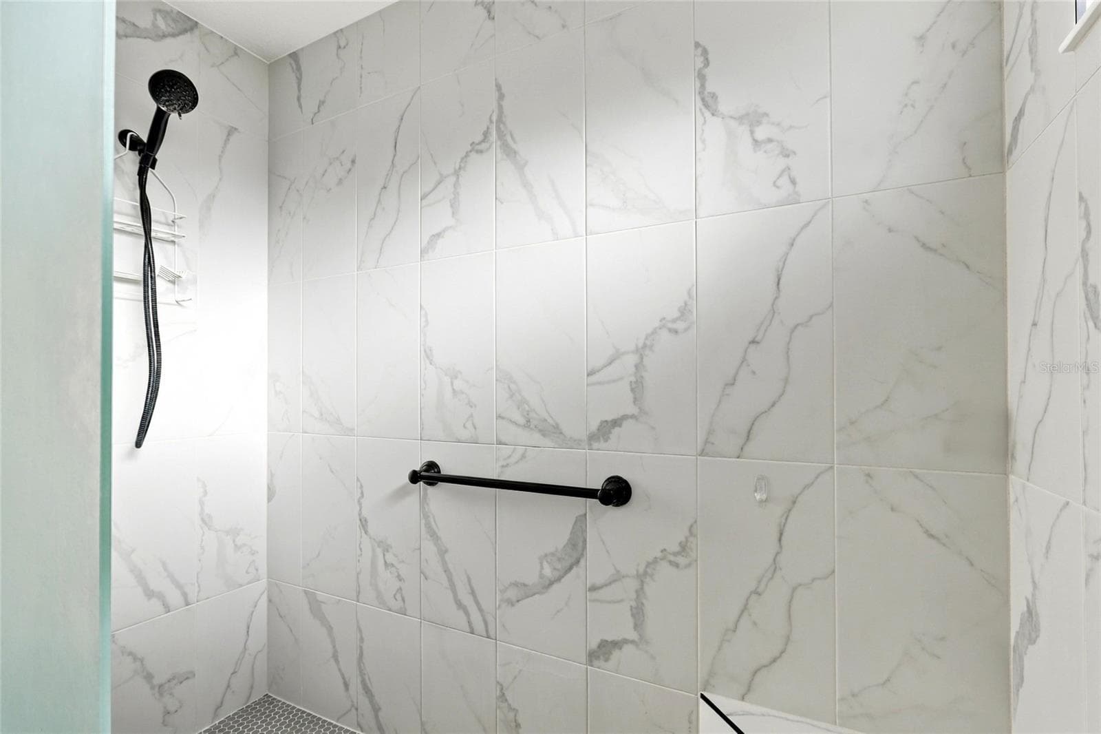 Primary Bedroom En-Suite Shower - 614 LAKE CREEK CIR, THE VILLAGES