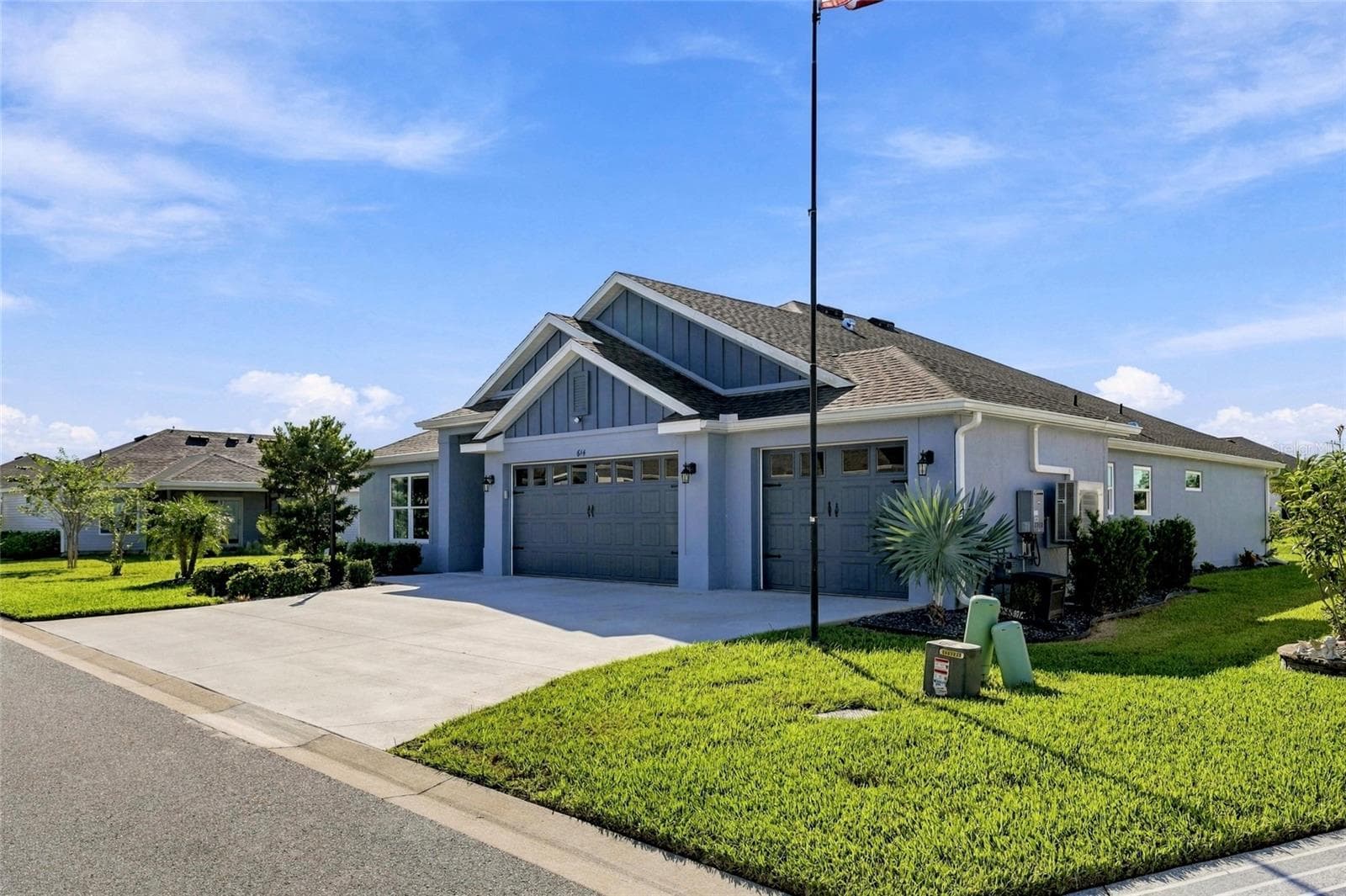 House from front right - 614 LAKE CREEK CIR, THE VILLAGES