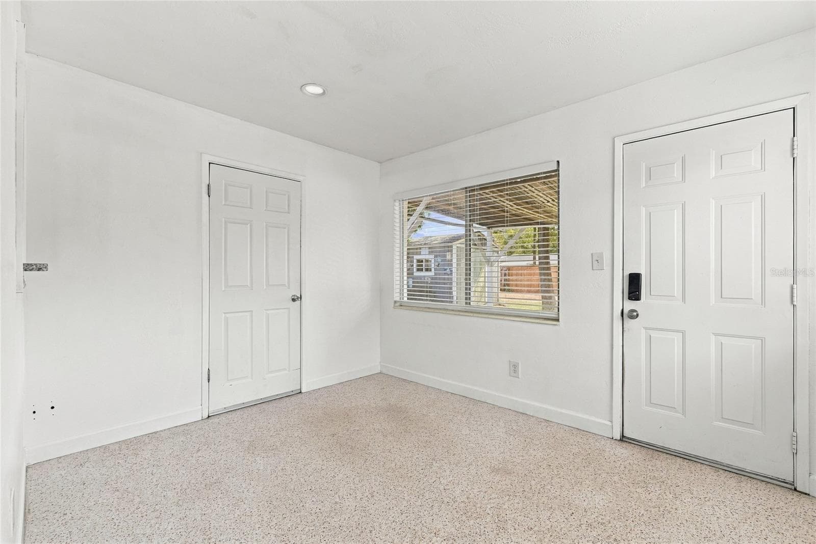 Bonus Room w/ Laundry Closet - 4586 42ND AVE N, ST PETERSBURG