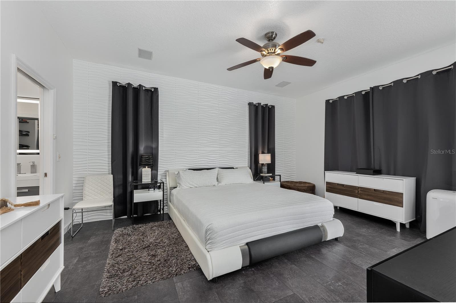 3D textured wave accent wall - 1854 VISTA ROYALE BLVD, ORLANDO