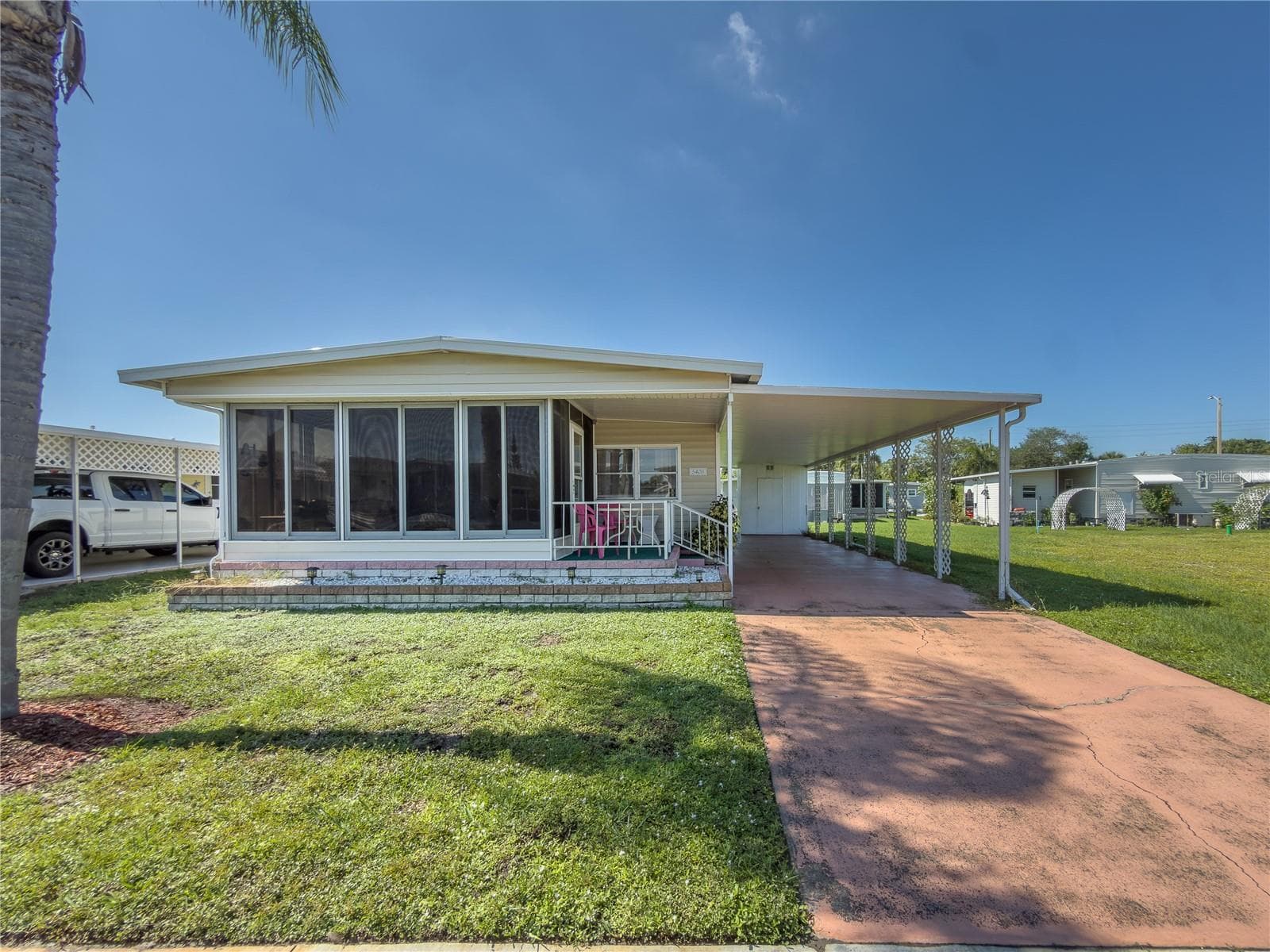Mobile Home at 5408 CHATEAU LN, BRADENTON, photo 6 of 63