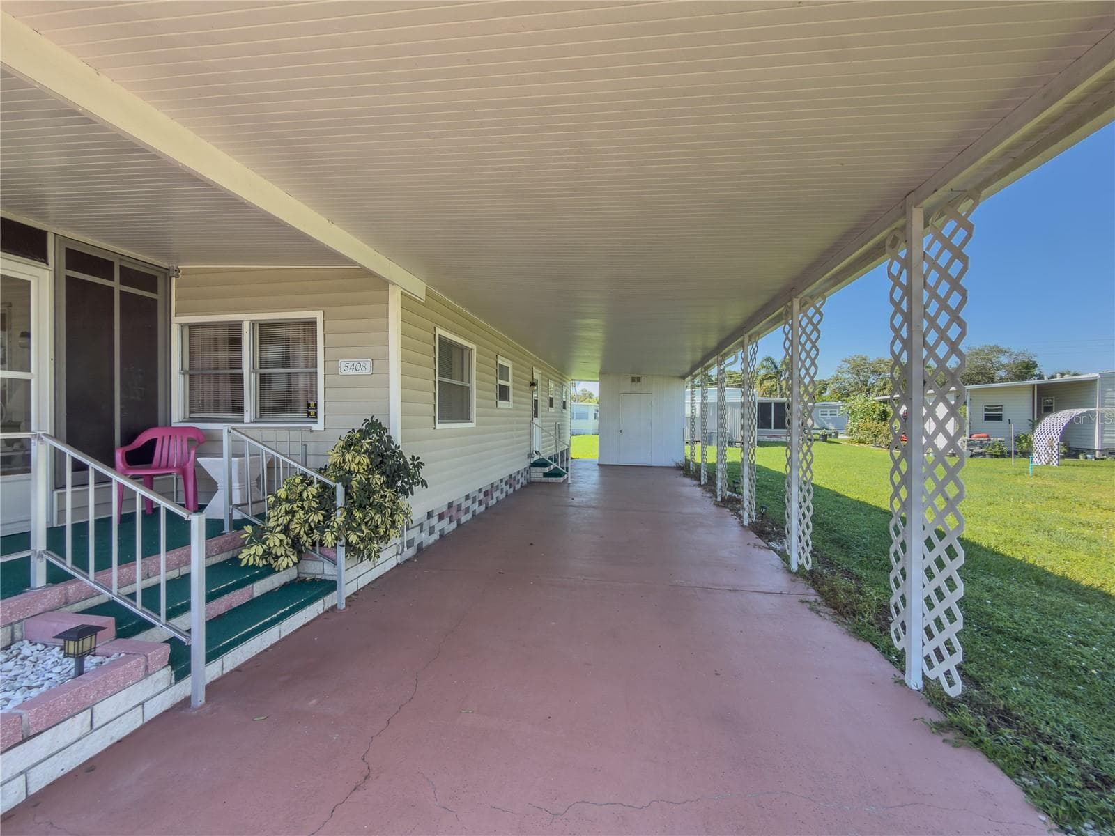 Mobile Home at 5408 CHATEAU LN, BRADENTON, photo 12 of 63