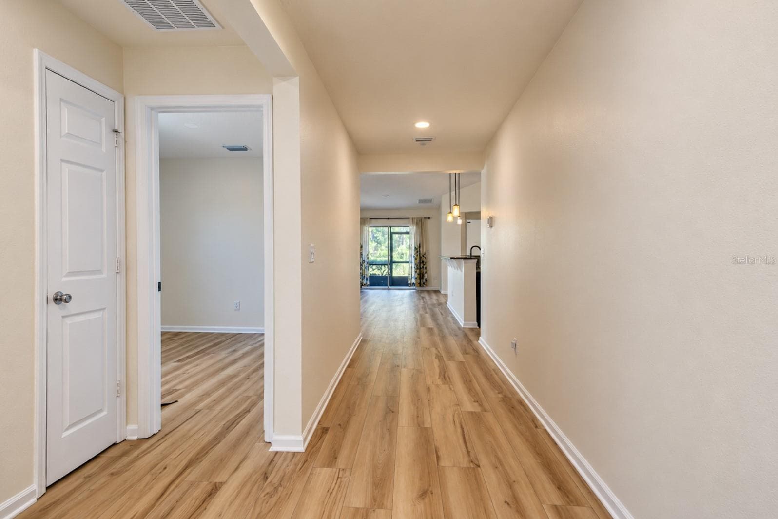 Entrance way - 110 GLENEAGLE GRANDE DR, DAYTONA BEACH