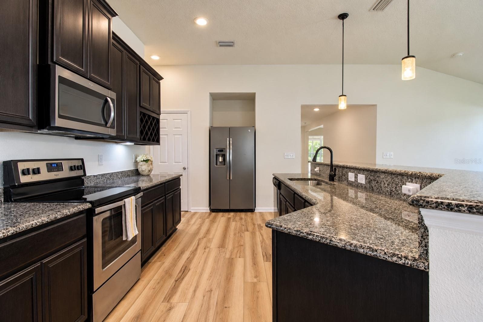 Tons of cabinet storage - 110 GLENEAGLE GRANDE DR, DAYTONA BEACH
