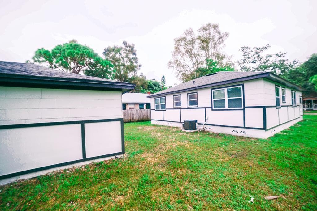 Single Family Residence at 665 23RD AVE S, ST PETERSBURG, photo 2 of 8