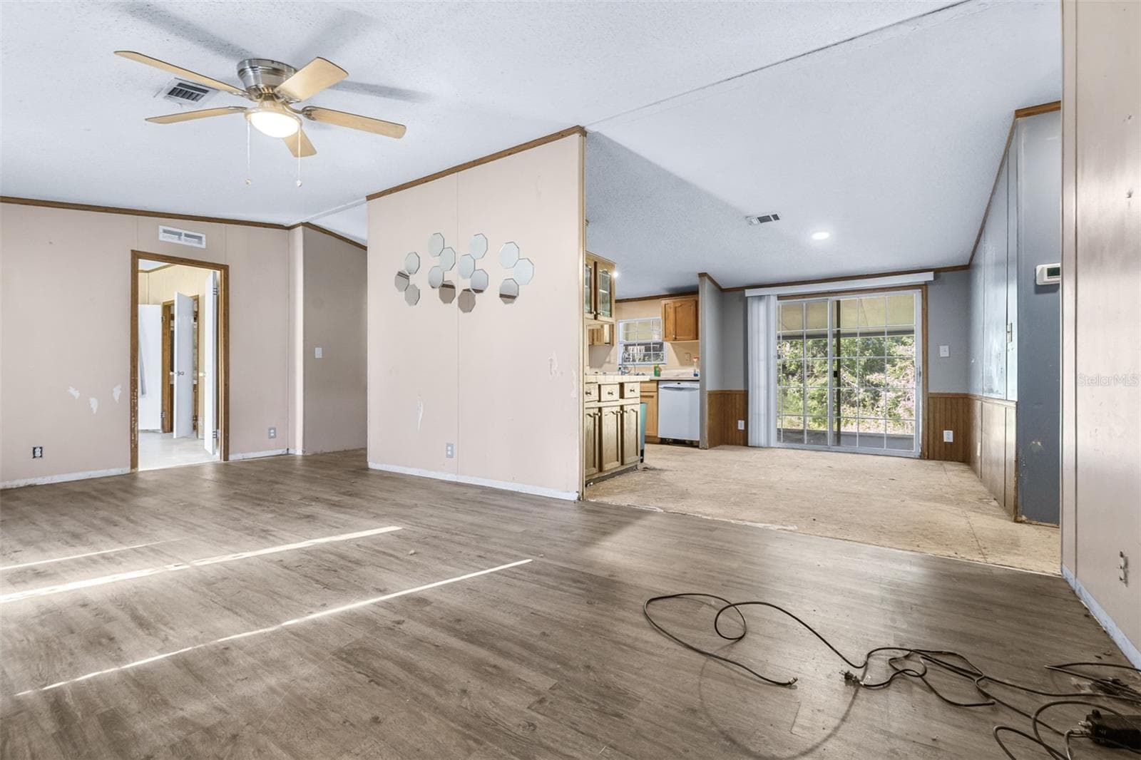 Manufactured Home at 14305 BALM BOYETTE RD, RIVERVIEW, photo 8 of 47