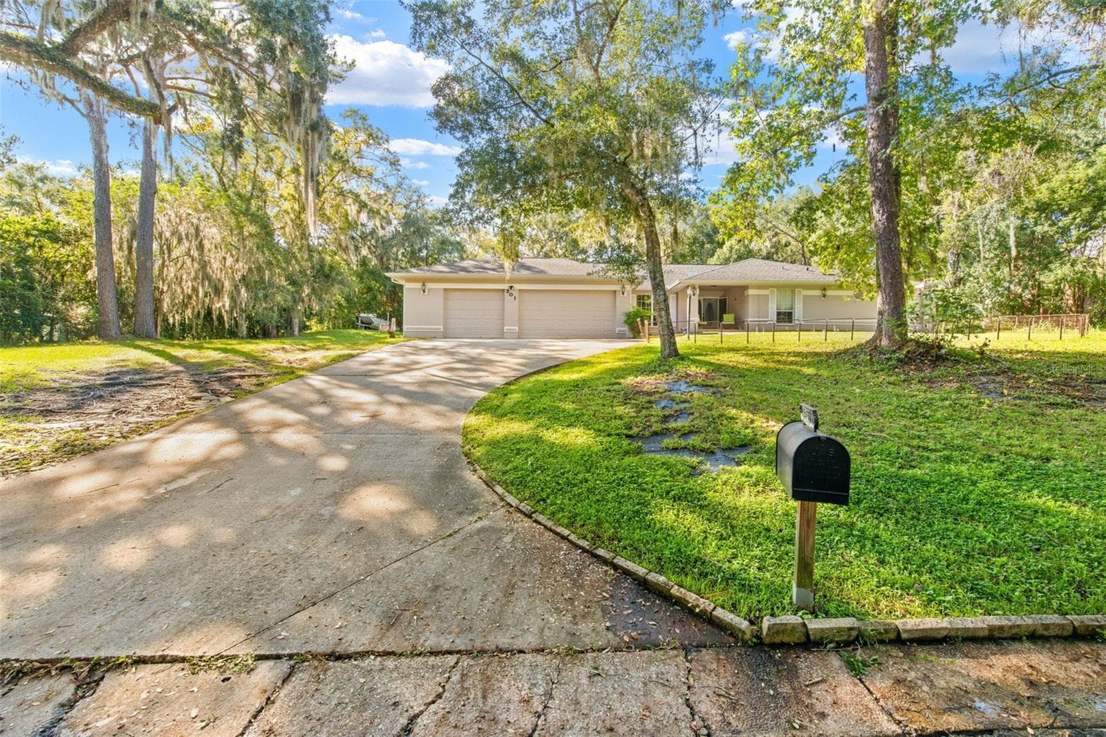 Single Family Residence at 201 SUNSET DR, BROOKSVILLE, photo 9 of 53
