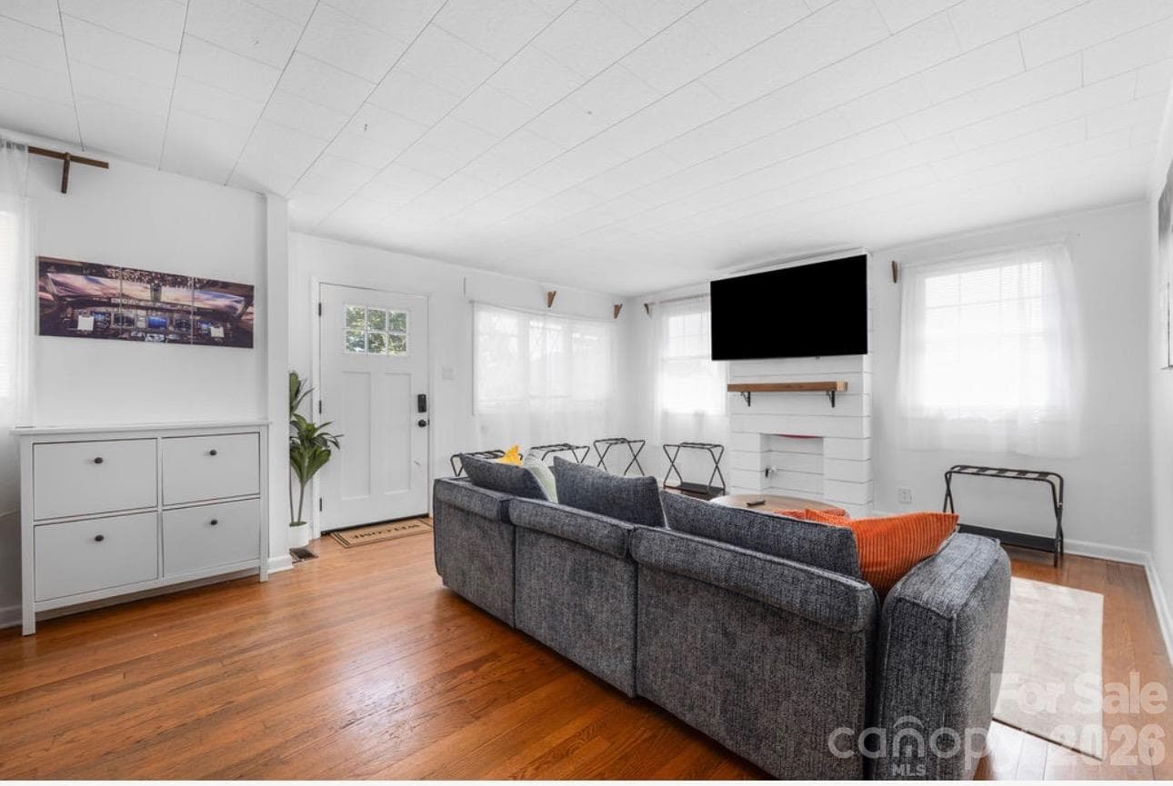 Single Family Residence at 387 Woodlawn Street, Cramerton, photo 4 of 29