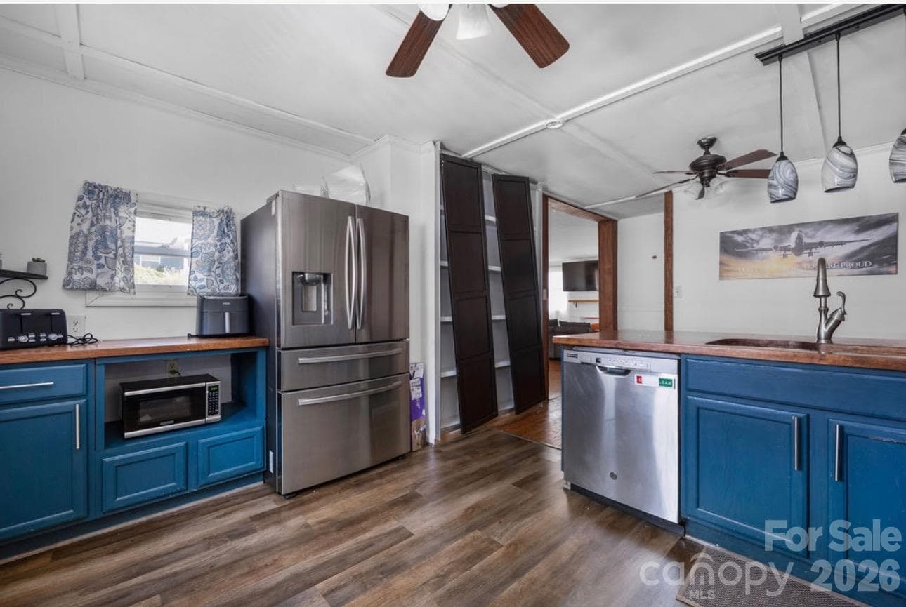 Single Family Residence at 387 Woodlawn Street, Cramerton, photo 10 of 29
