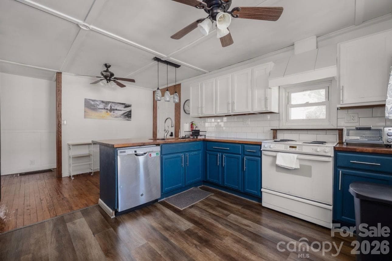 Single Family Residence at 387 Woodlawn Street, Cramerton, photo 11 of 29