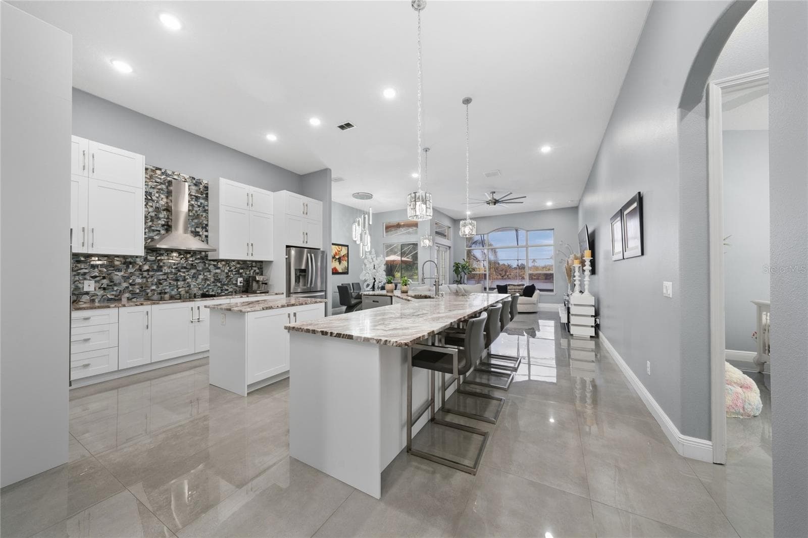 Single Family Residence at 2111 DRIVE WAY, KISSIMMEE, photo 10 of 49