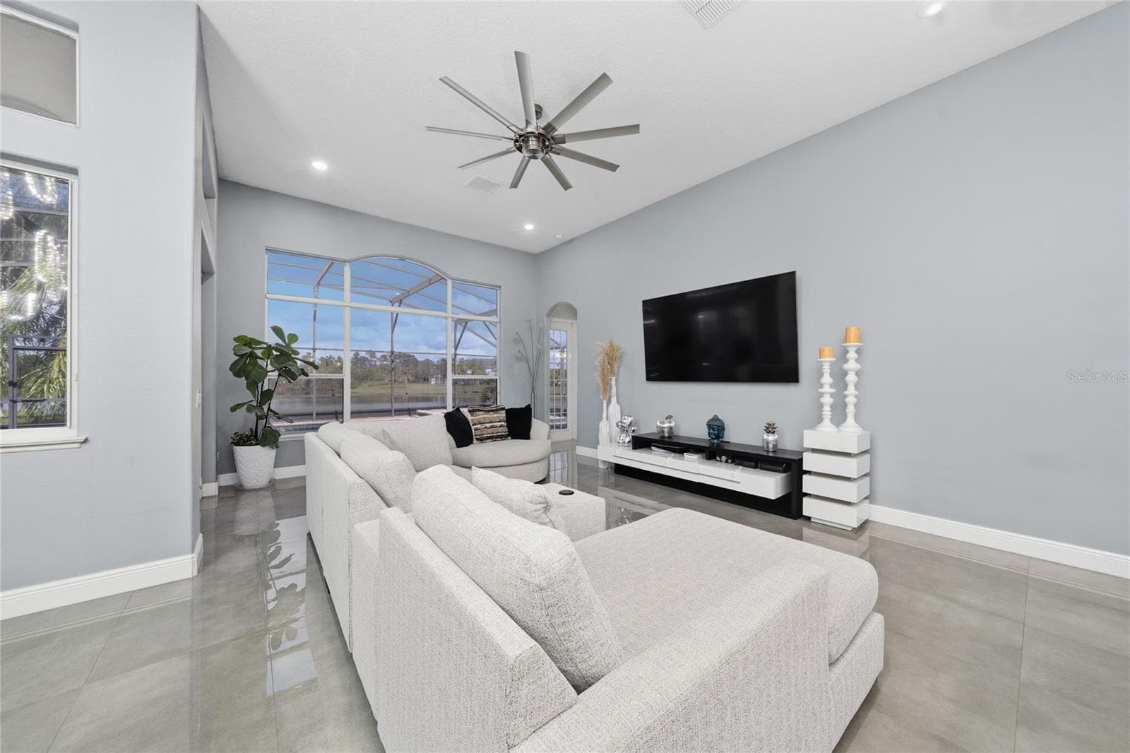 Single Family Residence at 2111 DRIVE WAY, KISSIMMEE, photo 12 of 49
