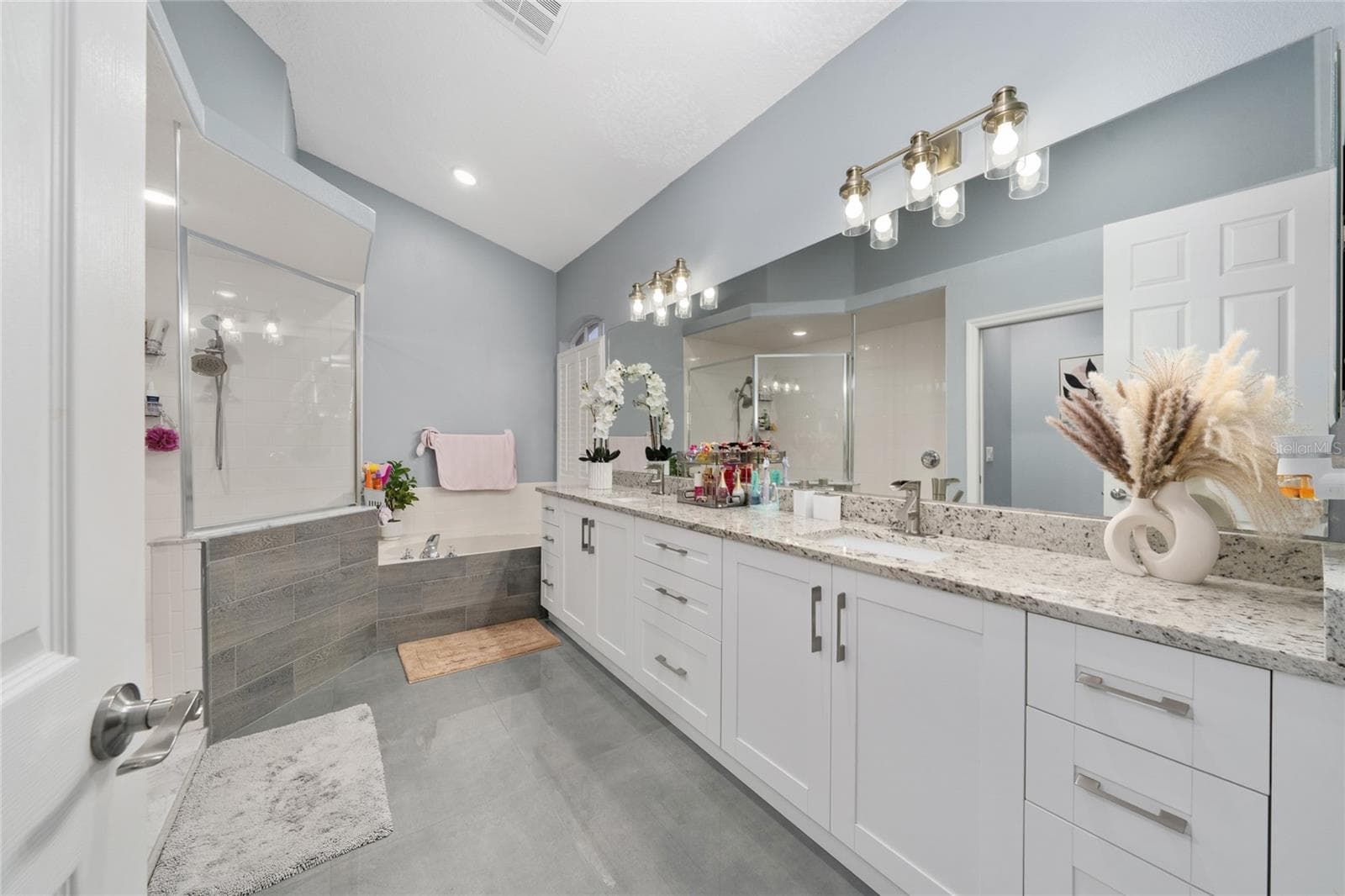 Single Family Residence at 2111 DRIVE WAY, KISSIMMEE, photo 18 of 49