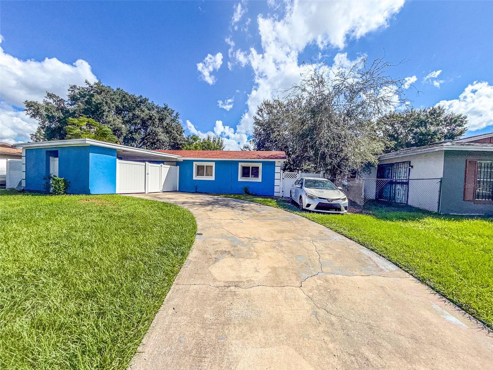 Single Family Residence at 2743 GRANDOLA DR, ORLANDO, photo 2 of 35