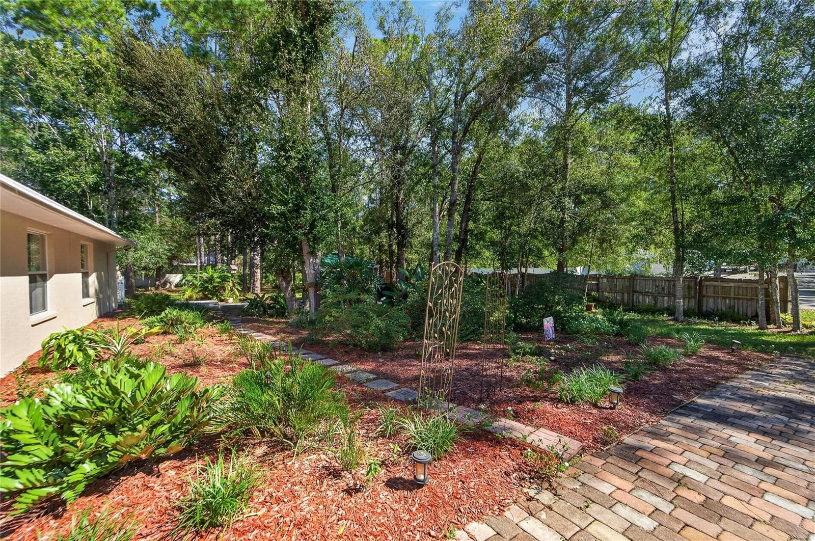 Landscaped to enjoy - 0 OLCOTT DR, WESLEY CHAPEL