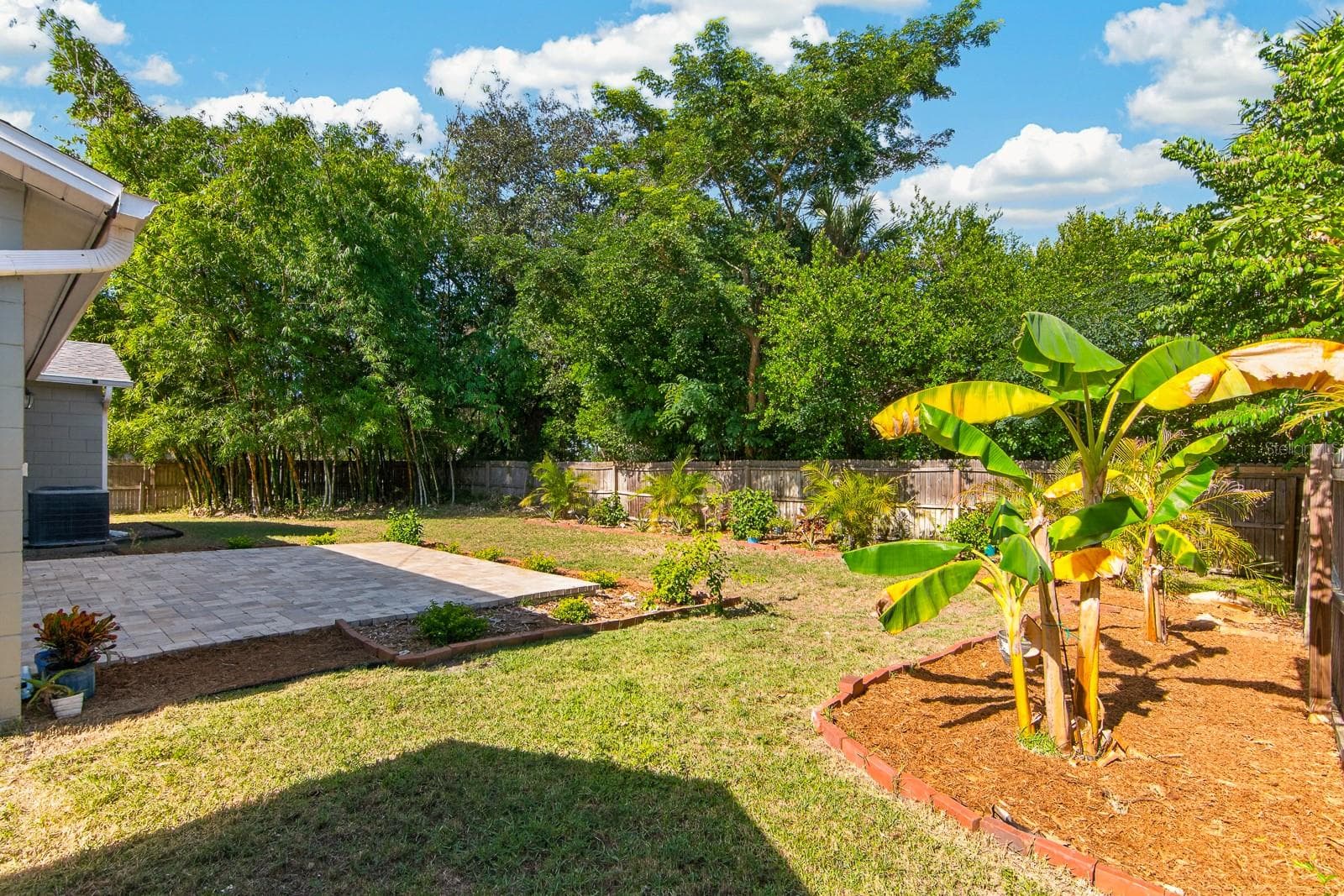 Single Family Residence at 120 ORANGE AVE N, ST PETERSBURG, photo 3 of 44