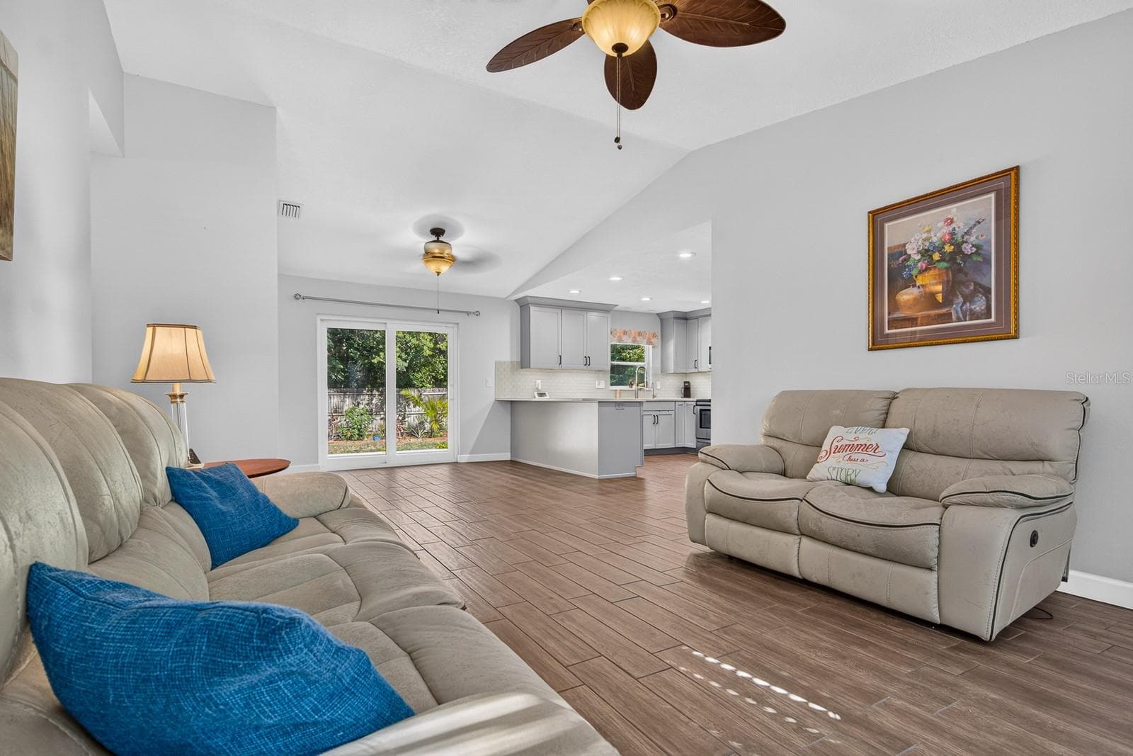 Single Family Residence at 120 ORANGE AVE N, ST PETERSBURG, photo 6 of 44