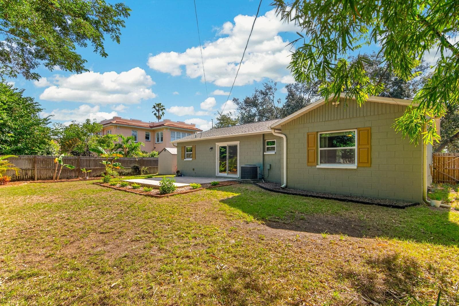 Single Family Residence at 120 ORANGE AVE N, ST PETERSBURG, photo 32 of 44
