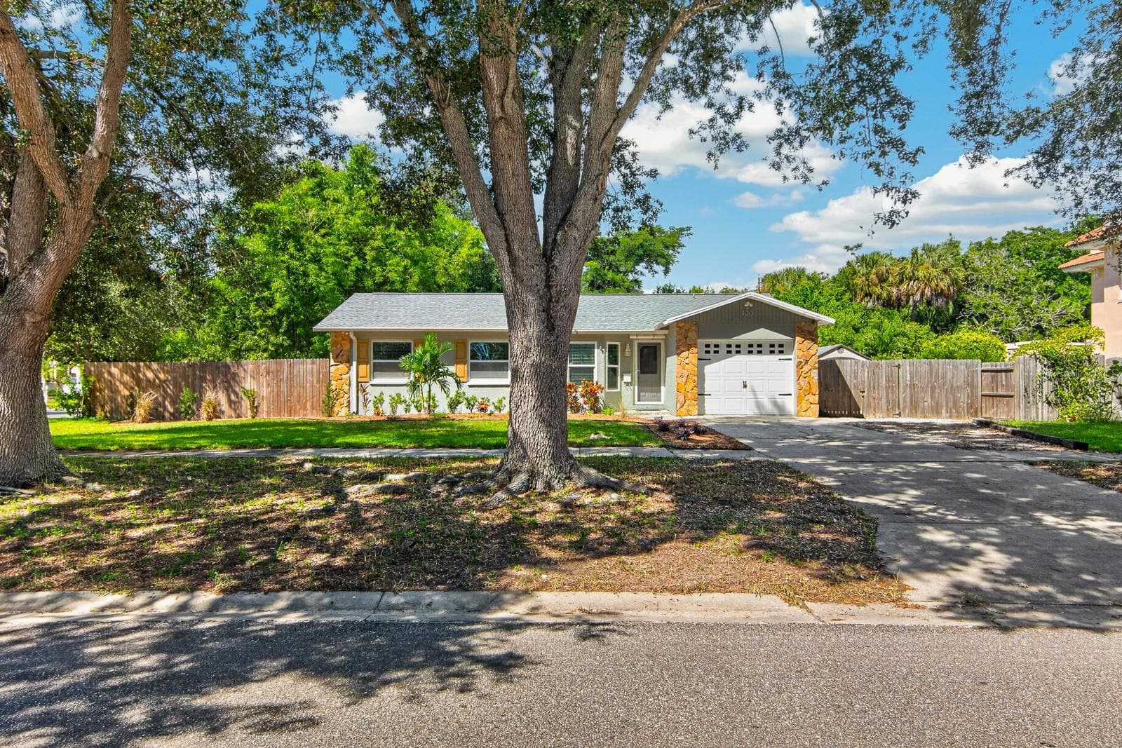 Single Family Residence at 120 ORANGE AVE N, ST PETERSBURG, photo 42 of 44
