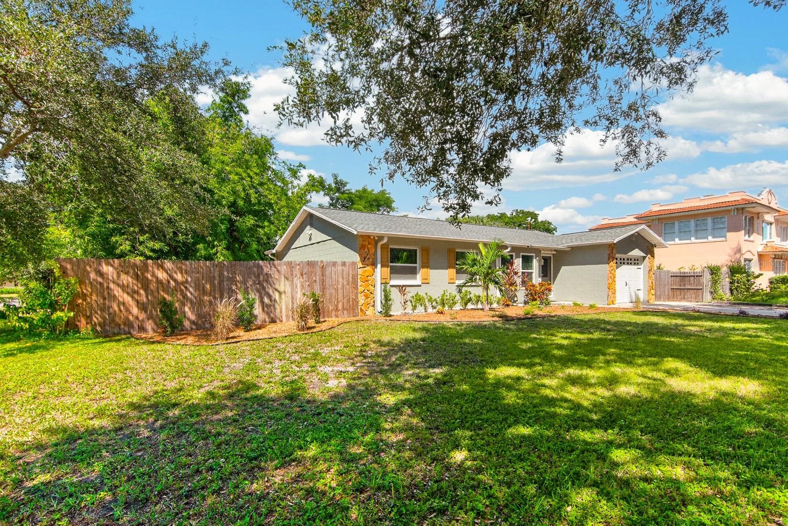 Single Family Residence at 120 ORANGE AVE N, ST PETERSBURG, photo 43 of 44
