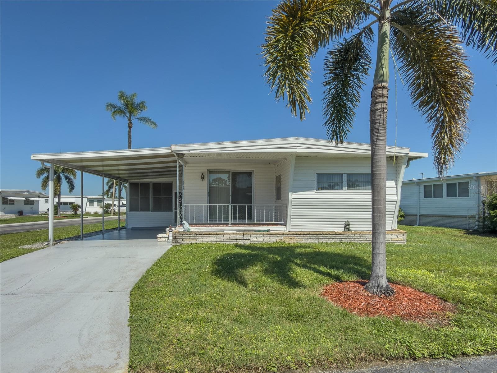 Mobile Home at 316 DANUBE CIR, BRADENTON, photo 2 of 32
