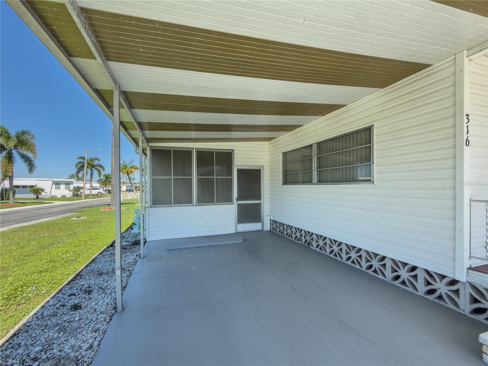 Mobile Home at 316 DANUBE CIR, BRADENTON, photo 5 of 32