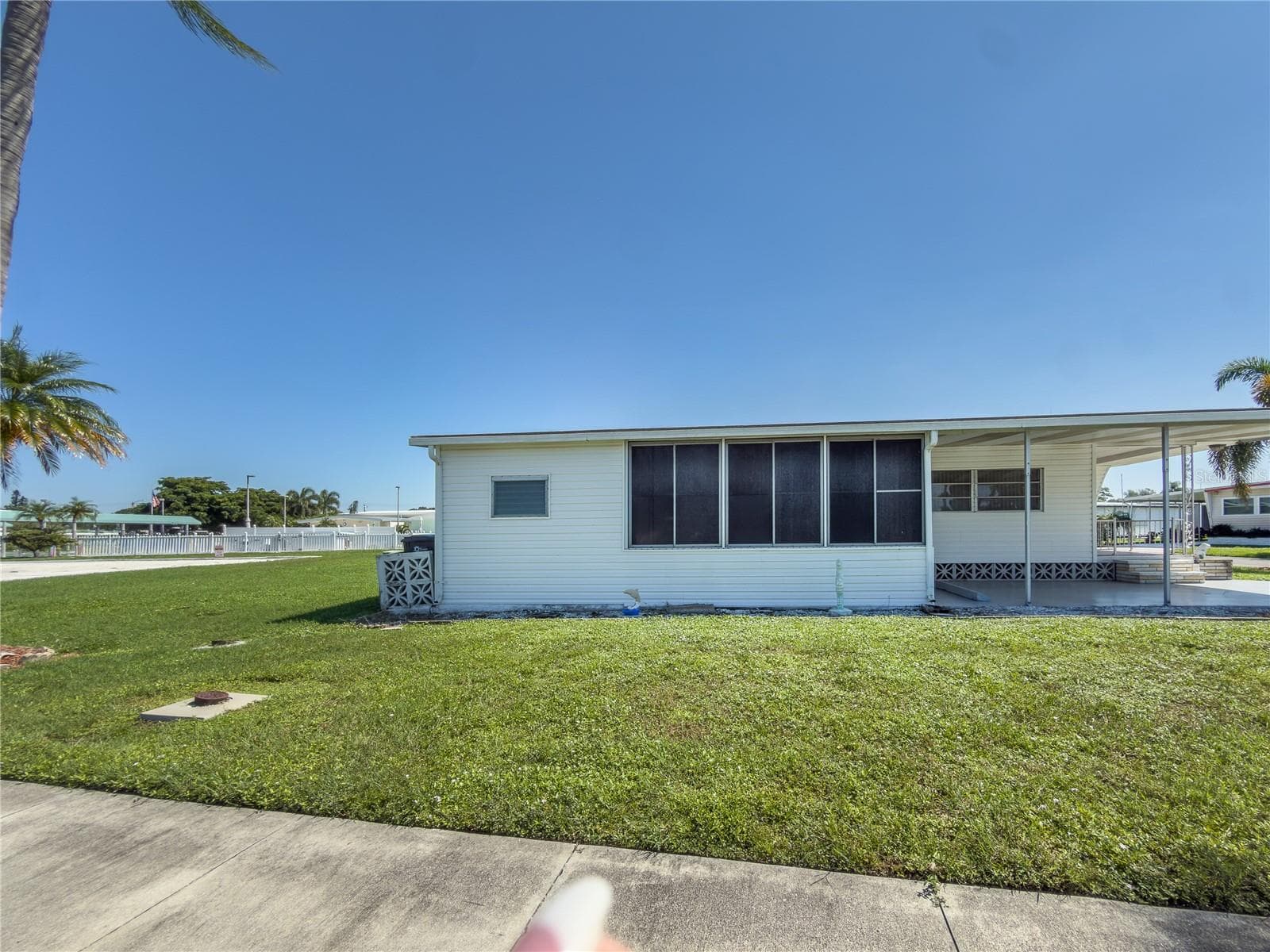Mobile Home at 316 DANUBE CIR, BRADENTON, photo 8 of 32