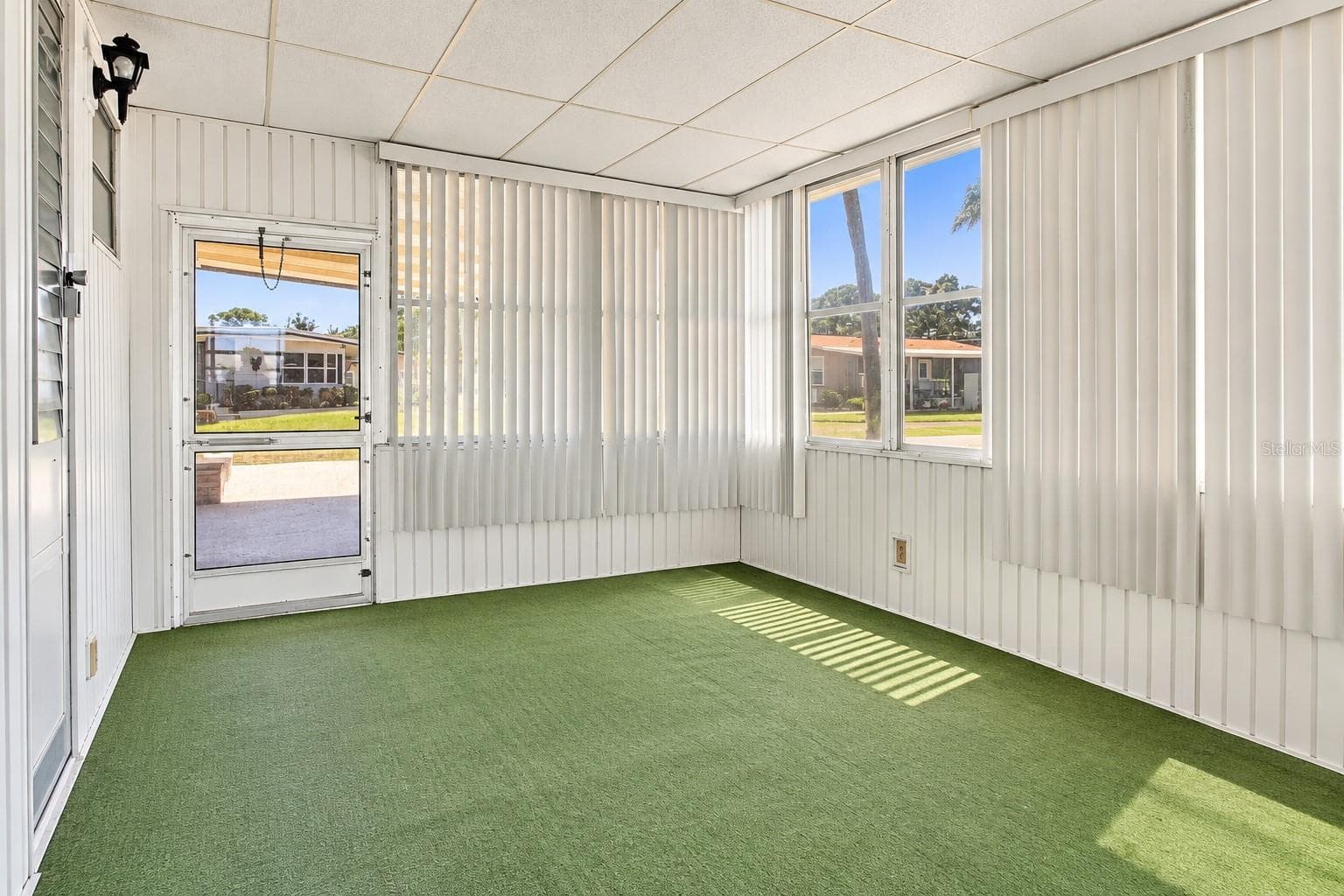 Mobile Home at 316 DANUBE CIR, BRADENTON, photo 10 of 32