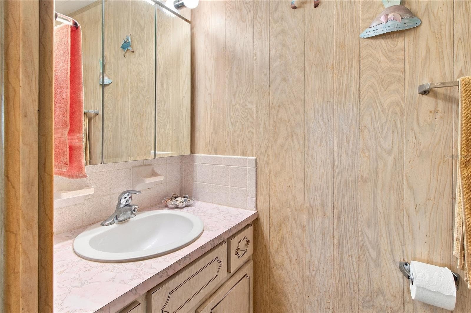Mobile Home at 316 DANUBE CIR, BRADENTON, photo 28 of 32