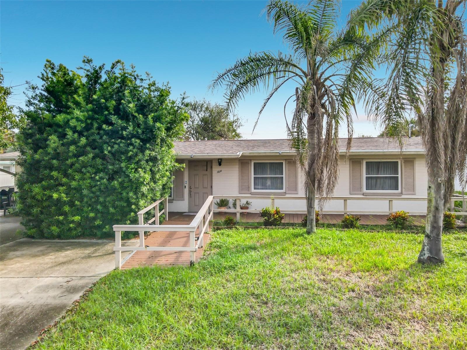 Single Family Residence at 1211 N PENINSULA AVE, NEW SMYRNA BEACH, photo 2 of 16
