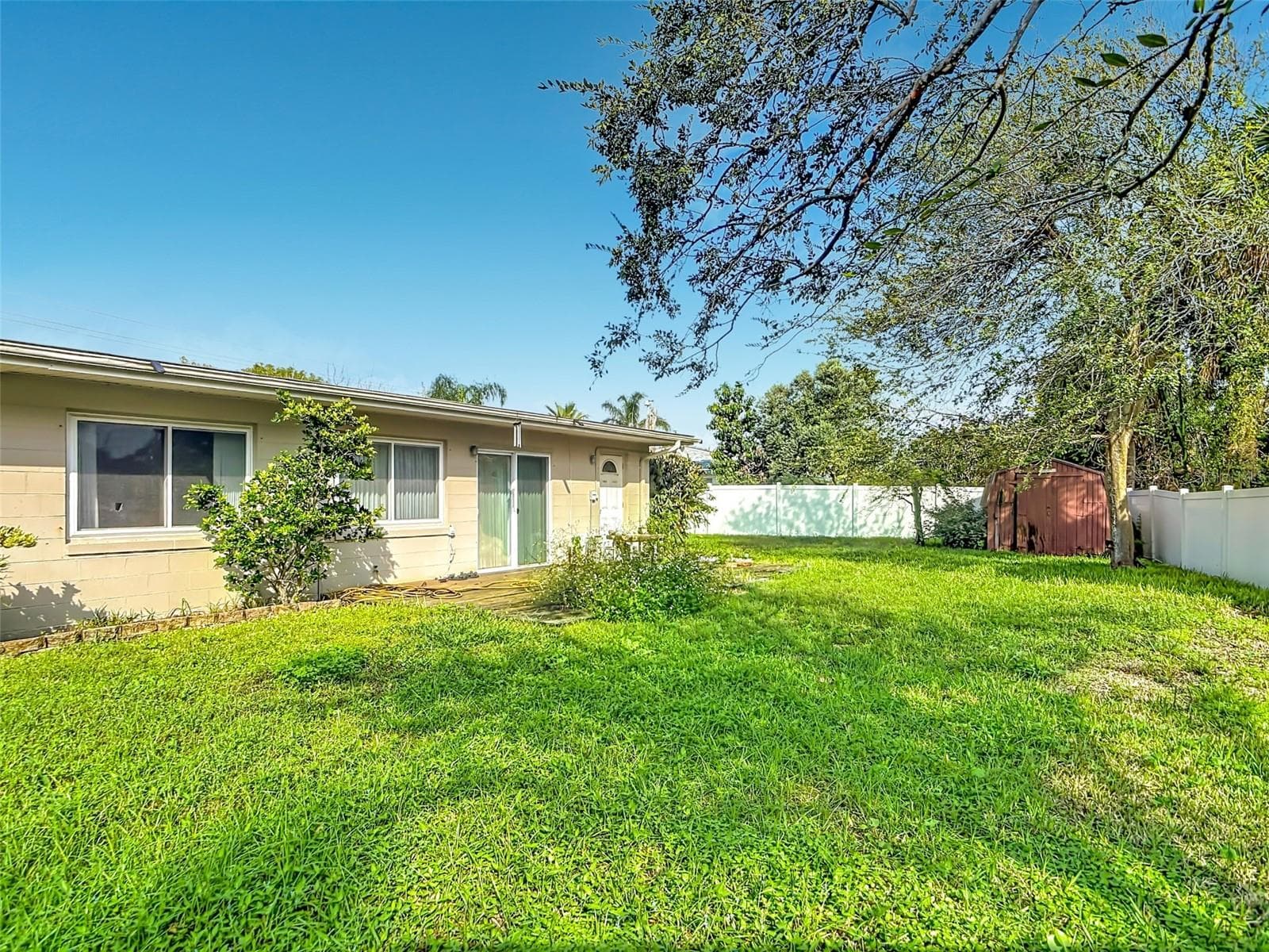 Single Family Residence at 1211 N PENINSULA AVE, NEW SMYRNA BEACH, photo 4 of 16
