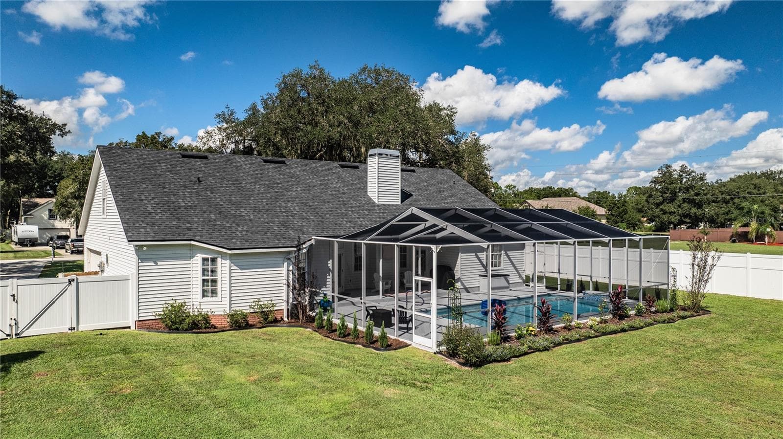 Single Family Residence at 6206 FORESTWOOD DR W, LAKELAND, photo 11 of 42