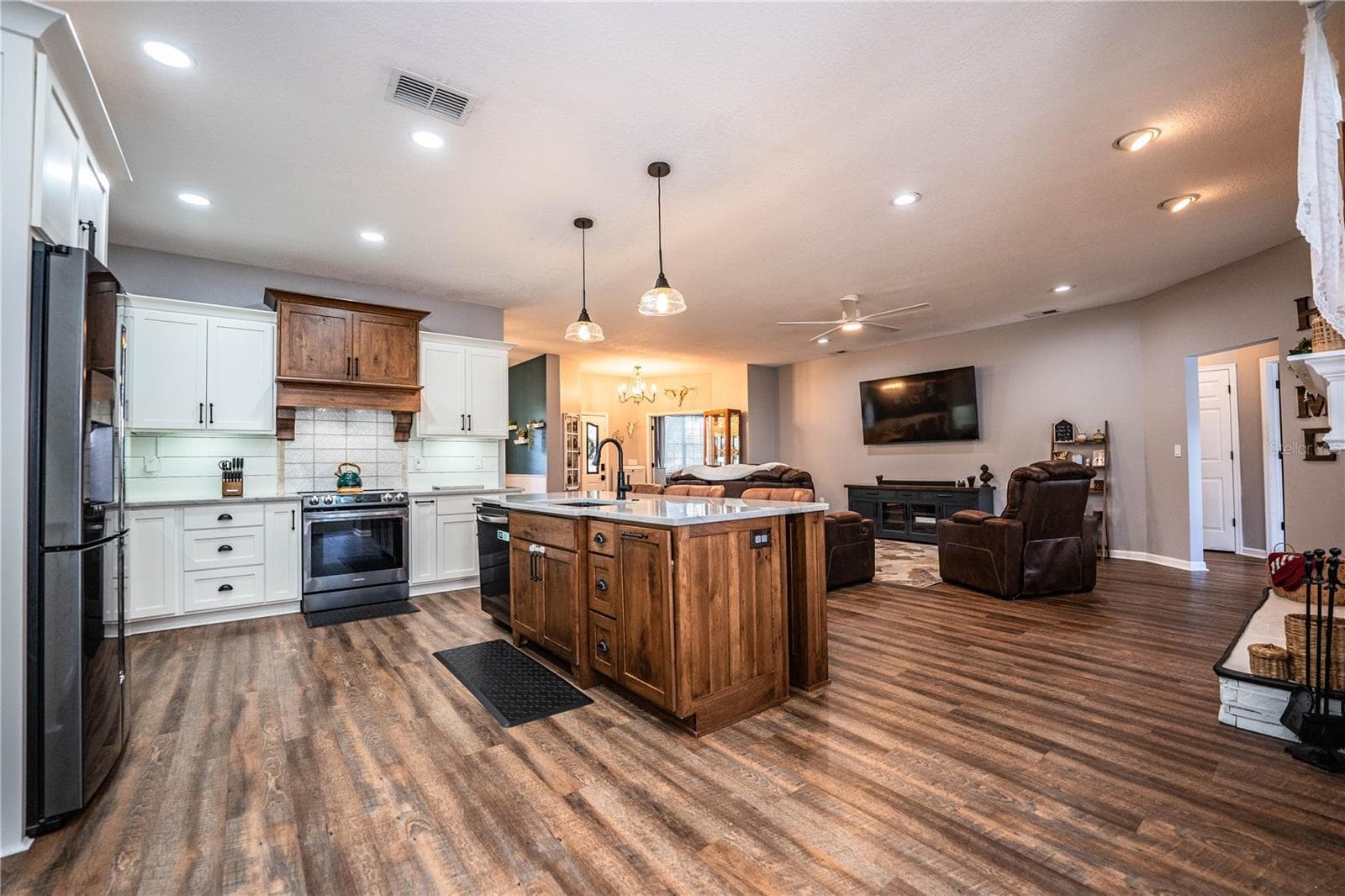 Single Family Residence at 6206 FORESTWOOD DR W, LAKELAND, photo 16 of 42