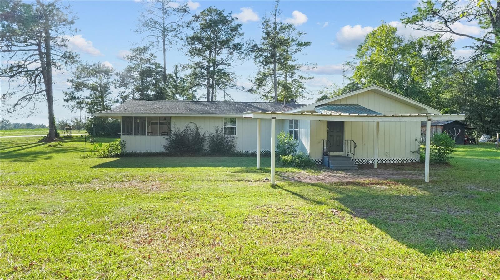 Single Family Residence at 3764 SAINT JOHN'S CHURCH RD, BLACKSHEAR, photo 6 of 27
