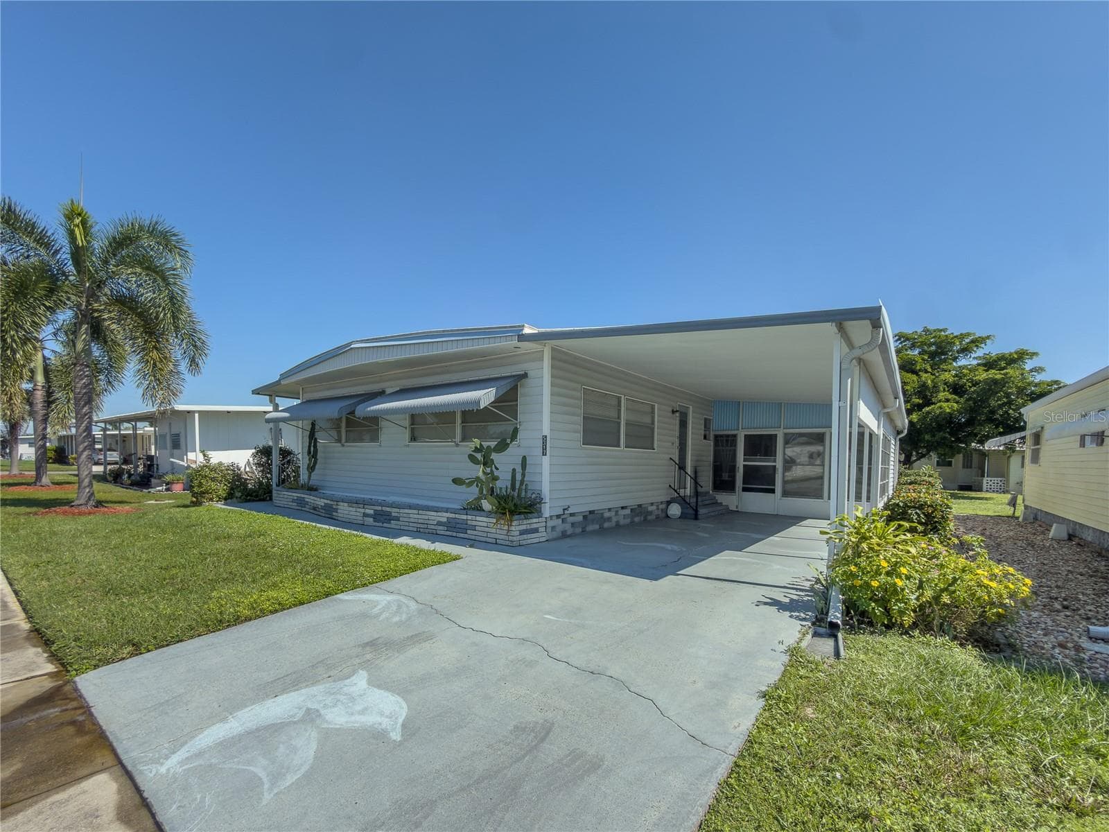 Mobile Home at 5317 CHATEAU LN, BRADENTON, photo 4 of 64