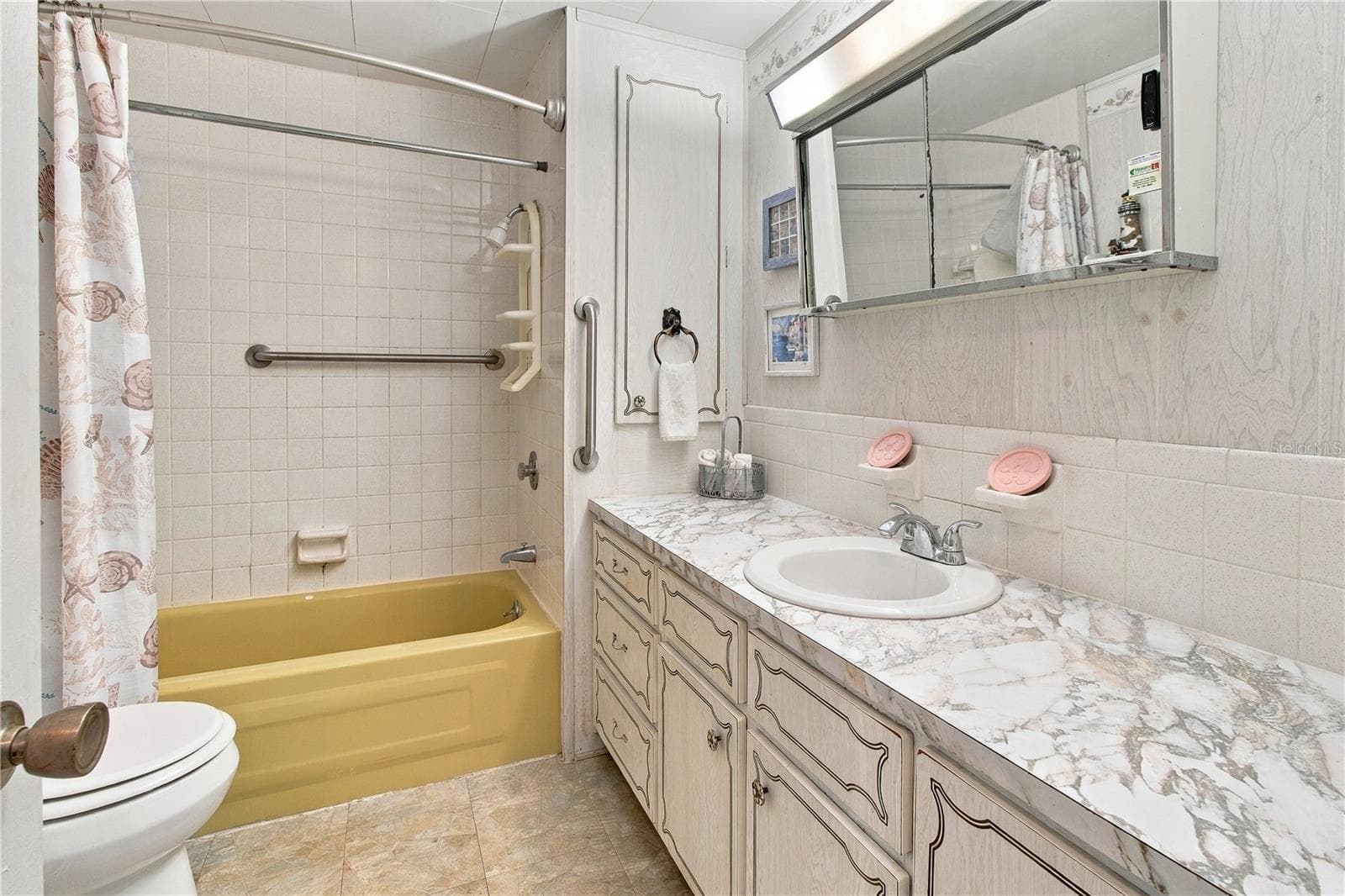 Mobile Home at 5317 CHATEAU LN, BRADENTON, photo 26 of 64