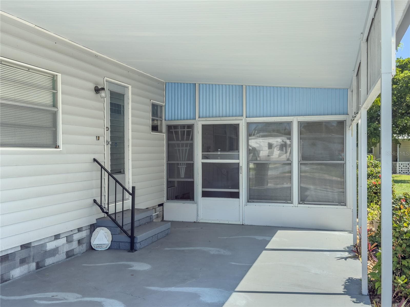 Mobile Home at 5317 CHATEAU LN, BRADENTON, photo 48 of 64