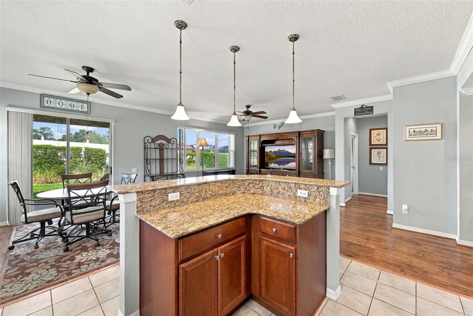Single Family Residence at 536 GRANDE DR, DAVENPORT, photo 13 of 39