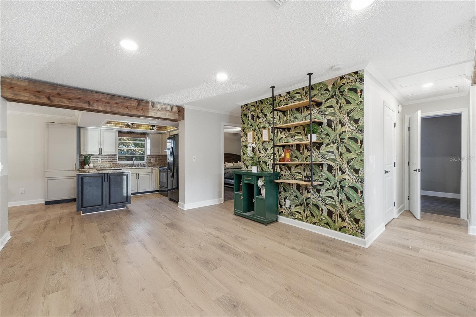 Single Family Residence at 9627 HIDDEN OAKS CIR, TAMPA, photo 15 of 42