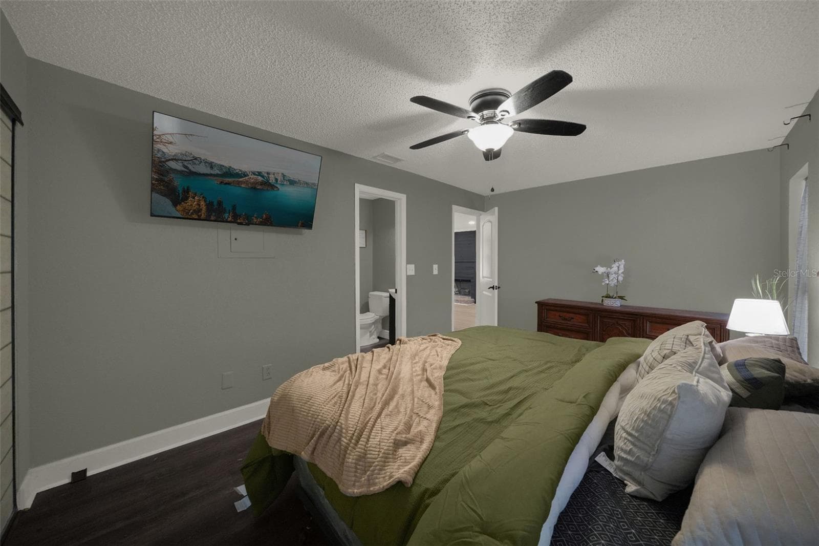 Single Family Residence at 9627 HIDDEN OAKS CIR, TAMPA, photo 17 of 42
