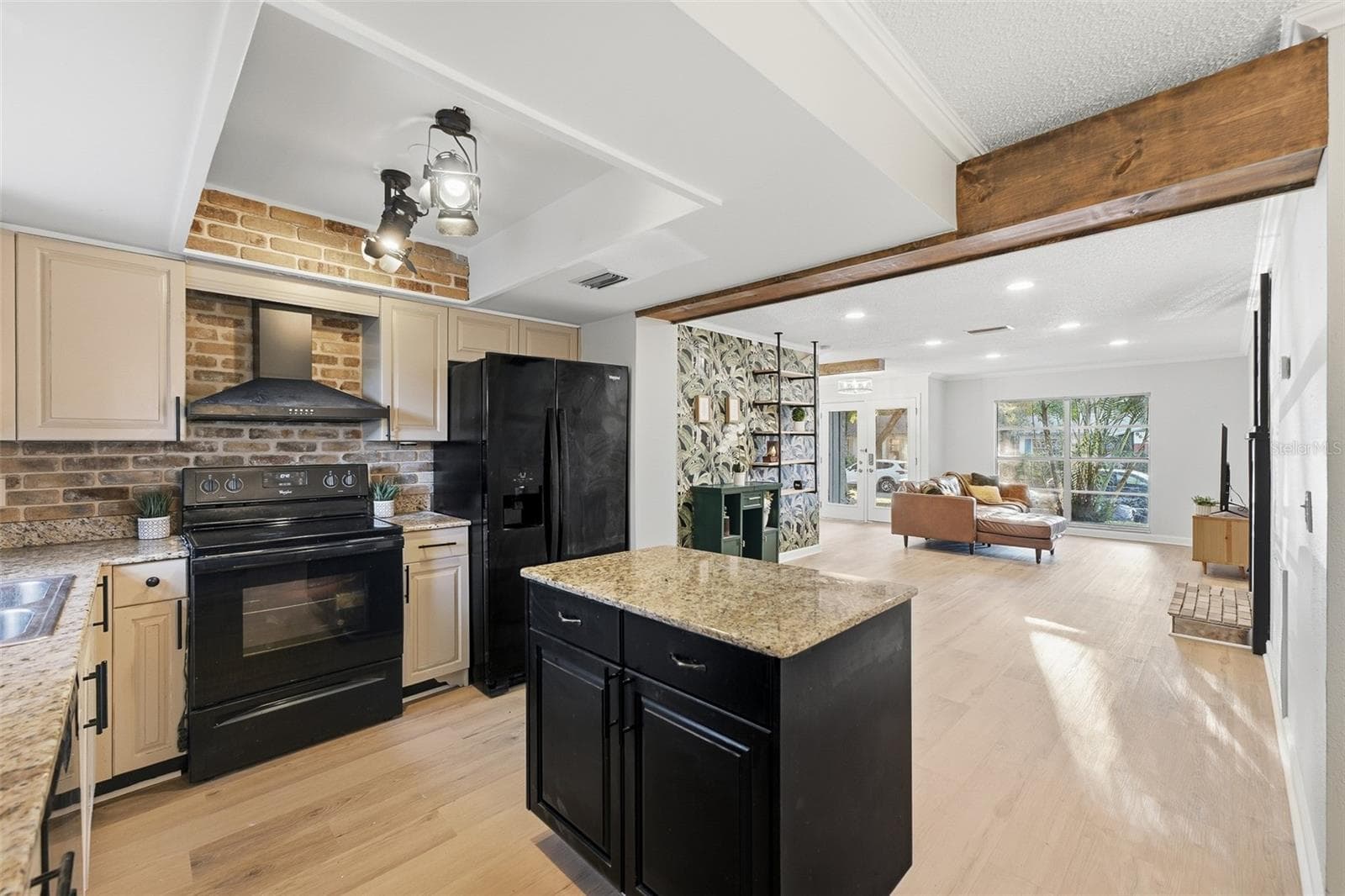 Single Family Residence at 9627 HIDDEN OAKS CIR, TAMPA, photo 27 of 42
