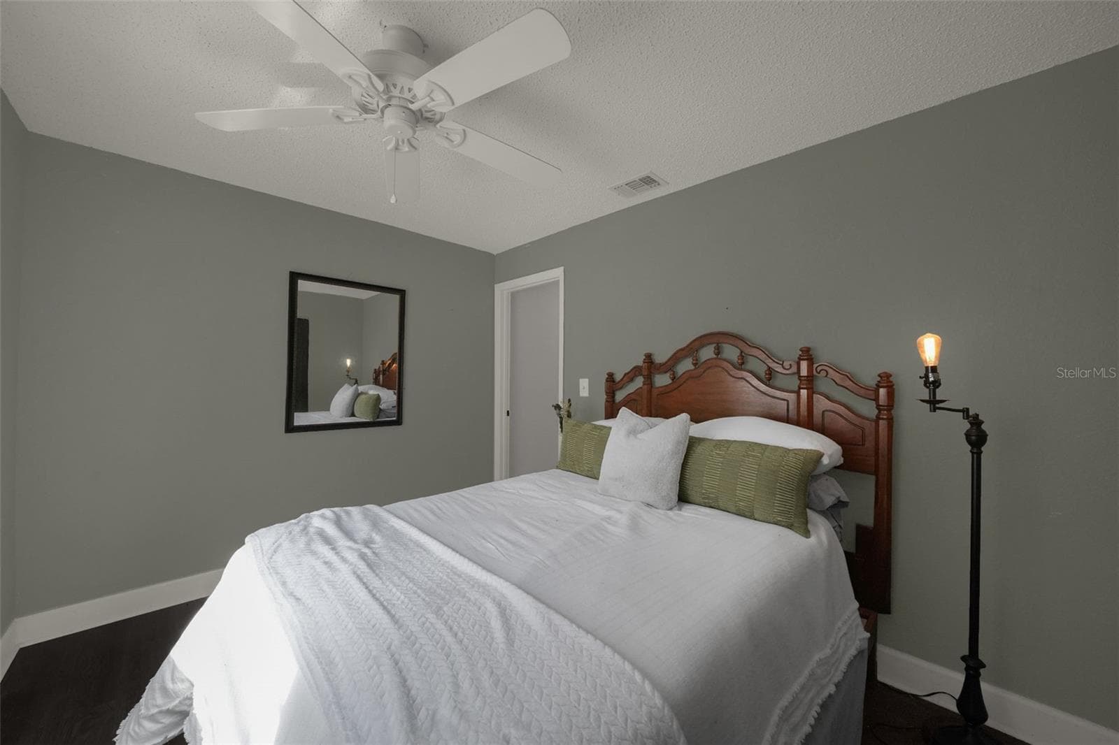 Single Family Residence at 9627 HIDDEN OAKS CIR, TAMPA, photo 32 of 42