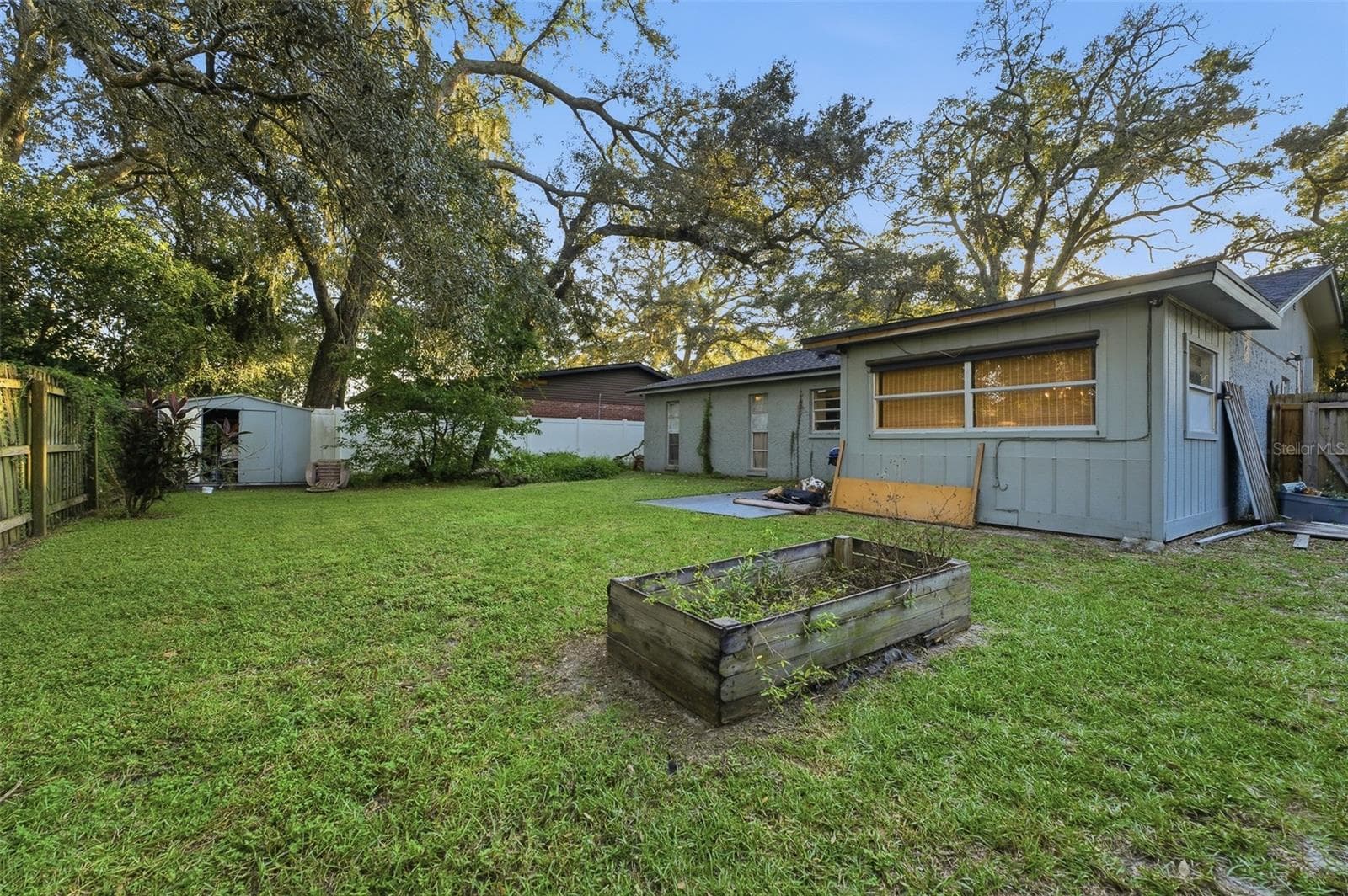 Single Family Residence at 9627 HIDDEN OAKS CIR, TAMPA, photo 38 of 42