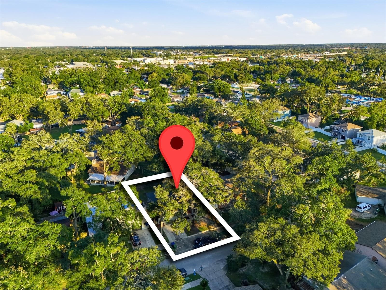Single Family Residence at 9627 HIDDEN OAKS CIR, TAMPA, photo 39 of 42