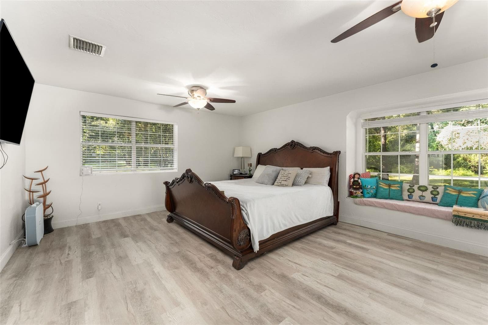 Single Family Residence at 5609 NW 53RD CT, GAINESVILLE, photo 16 of 35