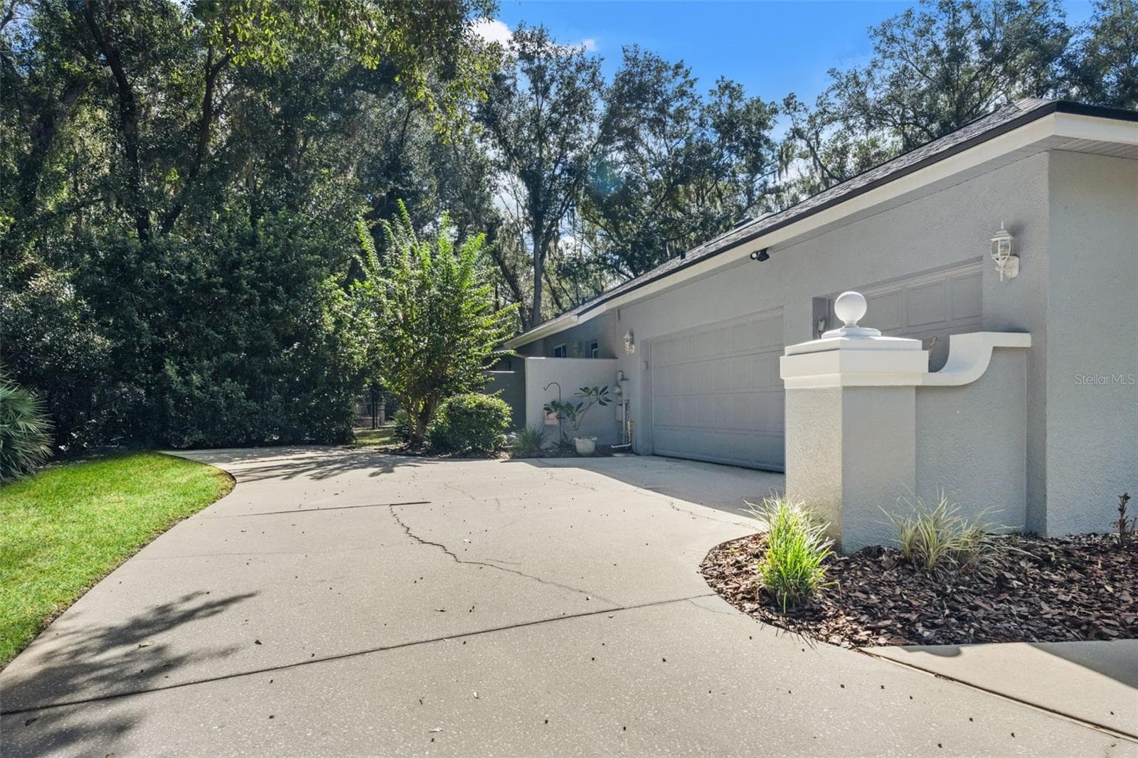 Single Family Residence at 6029 HAMMOCK HILL AVE, LITHIA, photo 6 of 67