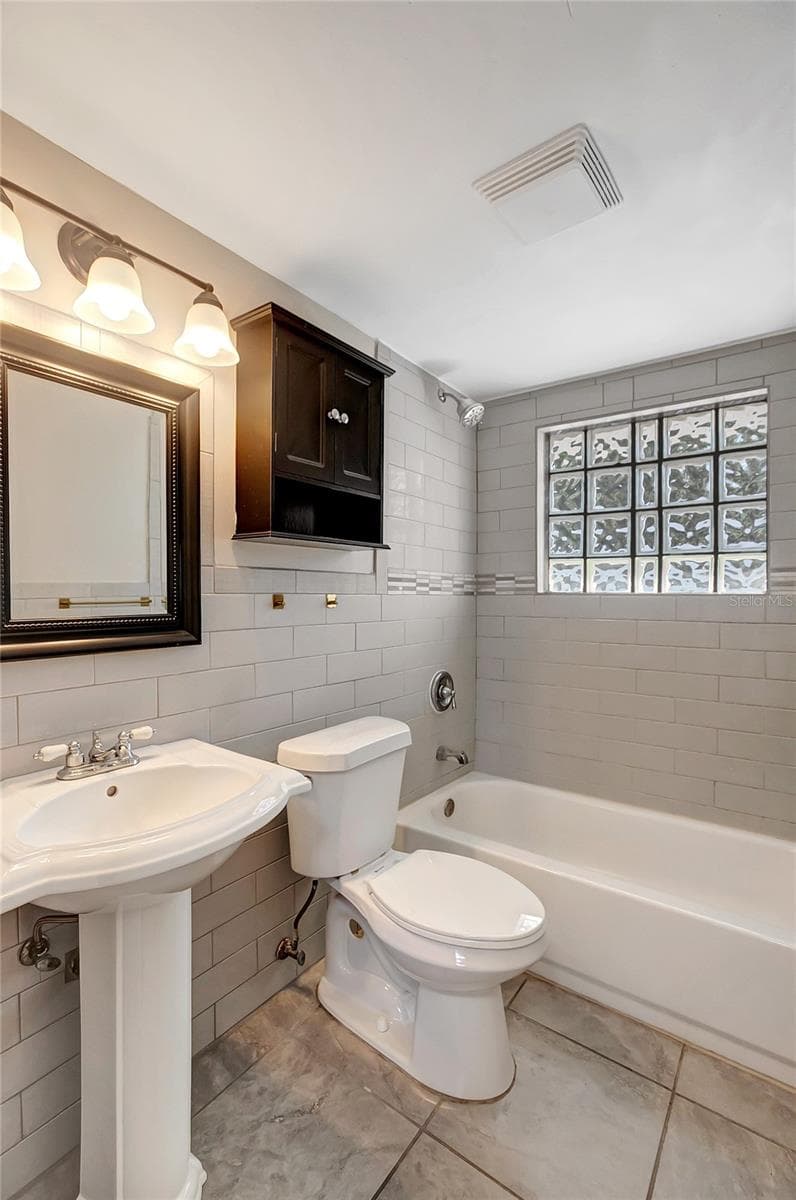 Single Family Residence at 3518 CHAUNCY RD, HOLIDAY, photo 27 of 38