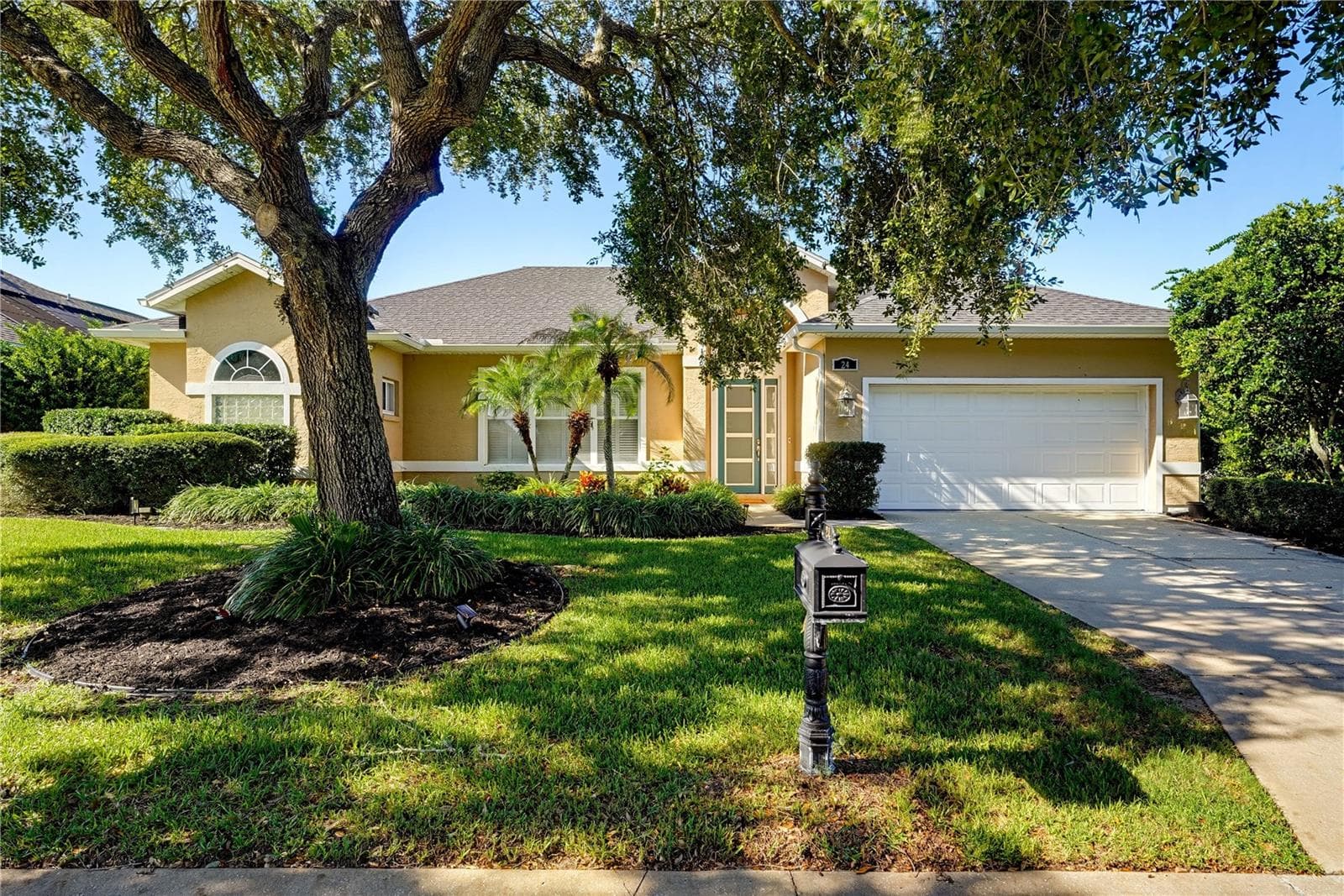24 CARRINGTON LN